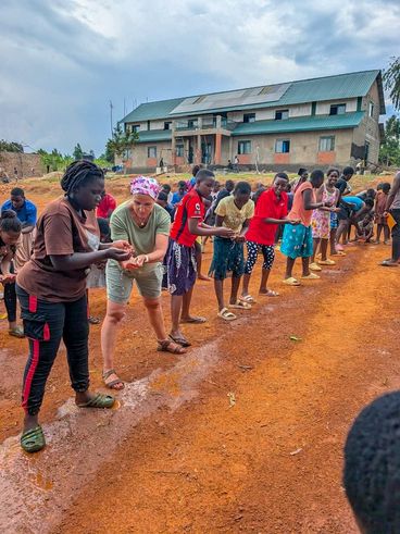 Besuch des Kinderheims in Uganda in 2024